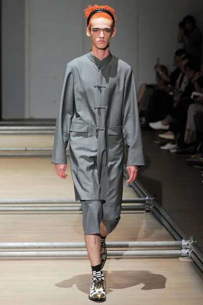 Look 18